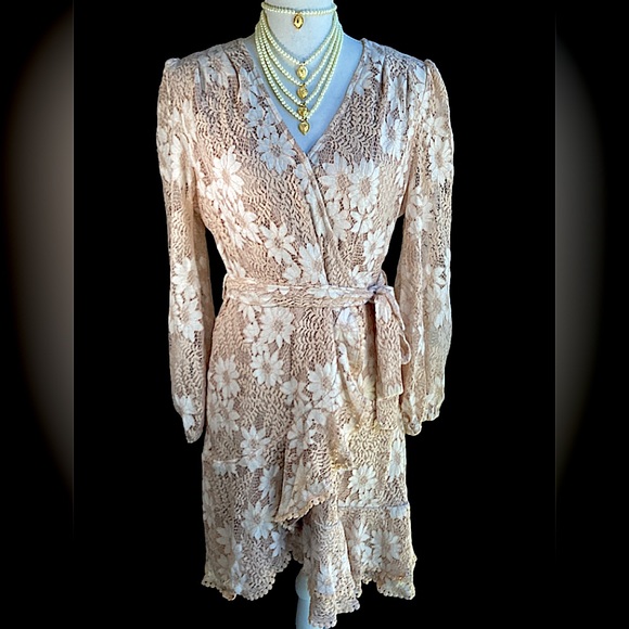 Dresses & Skirts - Floral Lace Ruffle Dress. S3